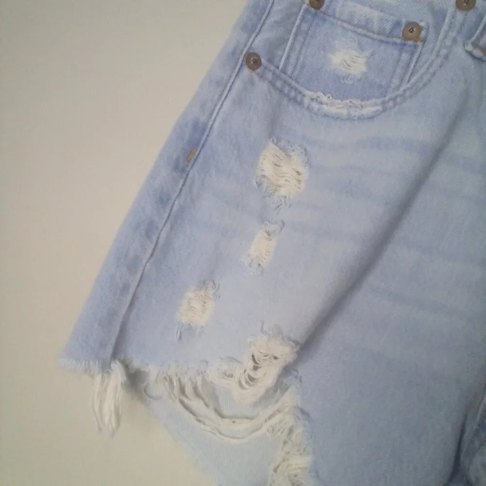 Aeropostale Shorts 6 Women High Rise Cut-Off Button Fly Distressed Raw Hem Blue